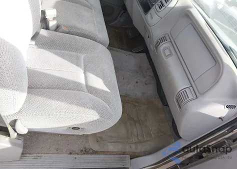 1998 Chevrolet C1500 Fleetside z USA, uszkodzony, nr VIN 1GCEC14W8WZ134339